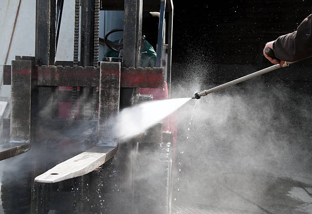Best Driveway Pressure Washing  in West Peoria, IL